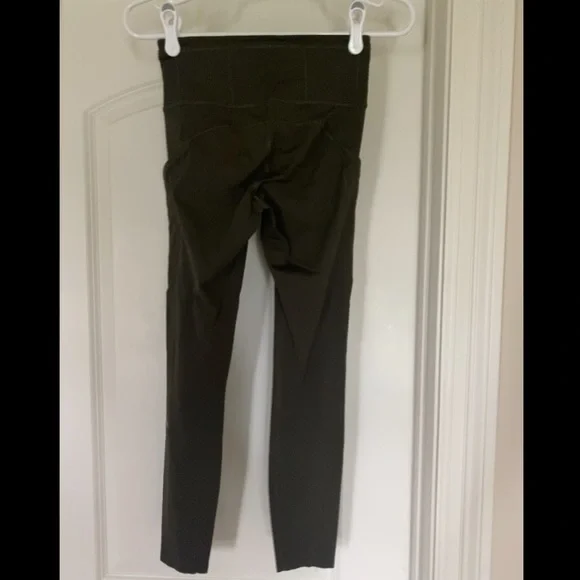 Lululemon Fast & Free 7/8 Tight II *Nulux 25", dark olive, size 4 - Picture 2 of 2